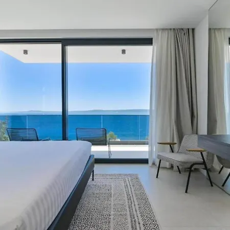 Olive - Five Bedroom With Terrace And Swimming Pool Trogir