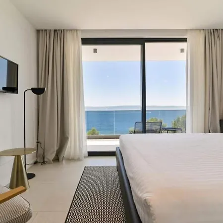 Olive - Five Bedroom With Terrace And Swimming Pool * Trogir