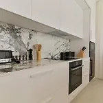 Olive - Five Bedroom With Terrace And Swimming Pool